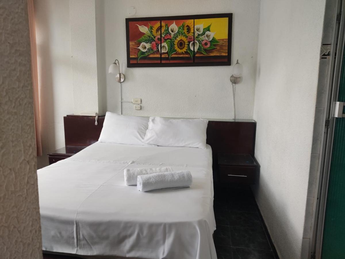 Hotel Villa Del Rosario Nuevo Мельгар Экстерьер фото